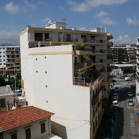 Studio Le Castel Du Cros Apartment Cagnes-sur-Mer
